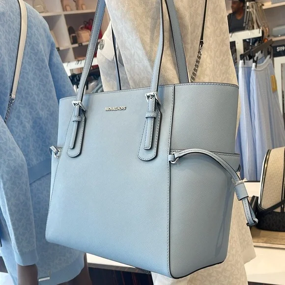 MICHAEL KORS Voyager Large Saffiano Leather EW Tote Shoulder Bag
LIGHT SKY
NWT - Picture 8 of 16